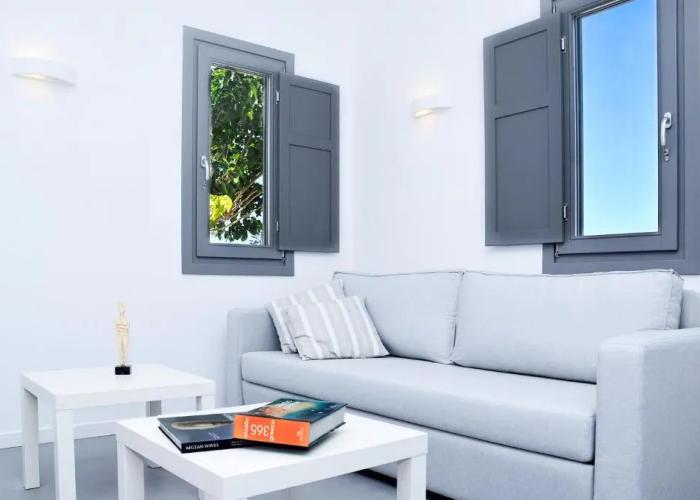 Ionathan Koufonisia Suites