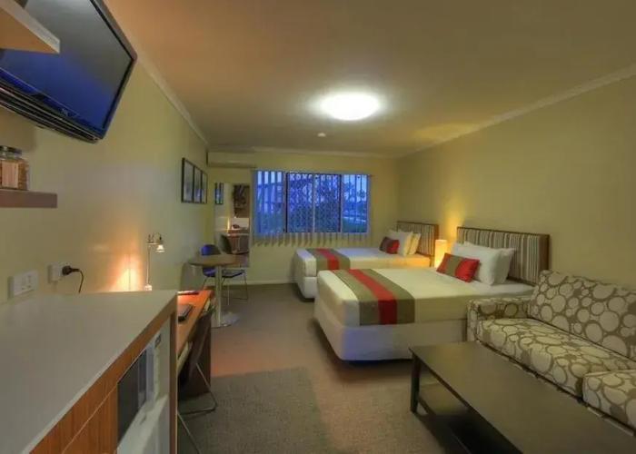 Tropixx Motel & Restaurant