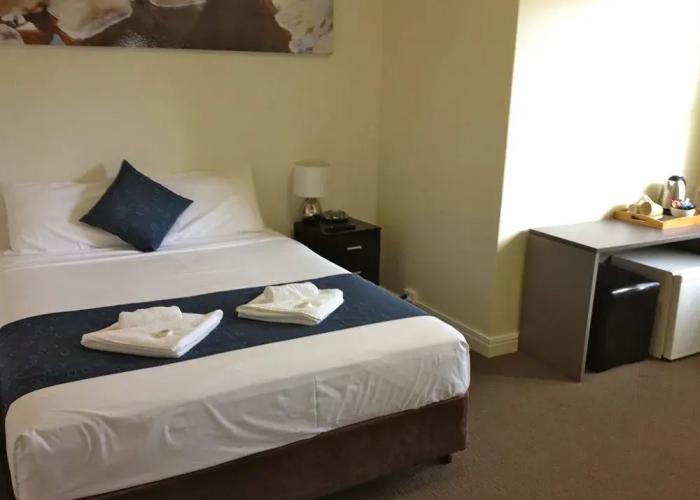 Lees Hotel