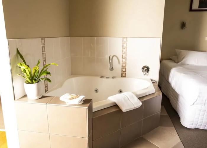 Little Norfolk Bay Events and Chalets