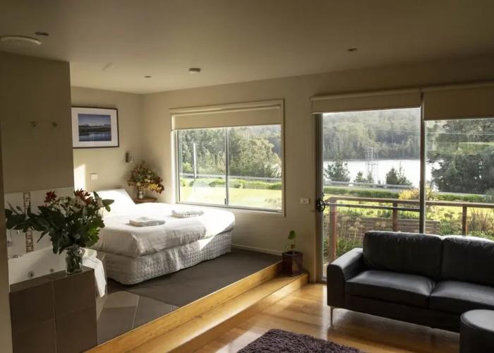 Little Norfolk Bay Events and Chalets