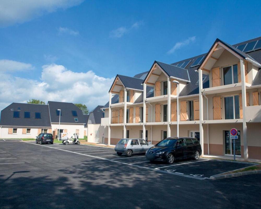 Neat Apartment Between Deauville and Cabourg