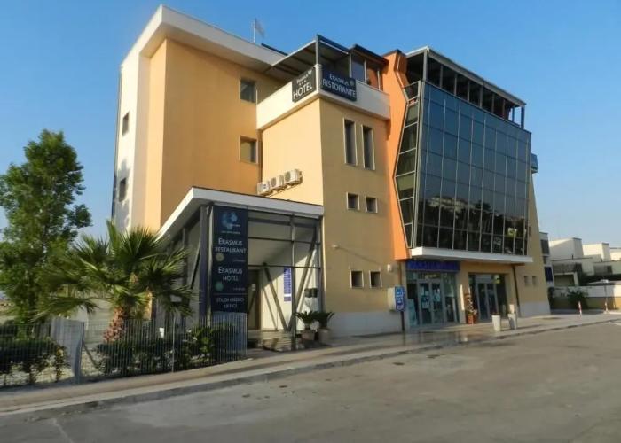 Erasmus Hotel