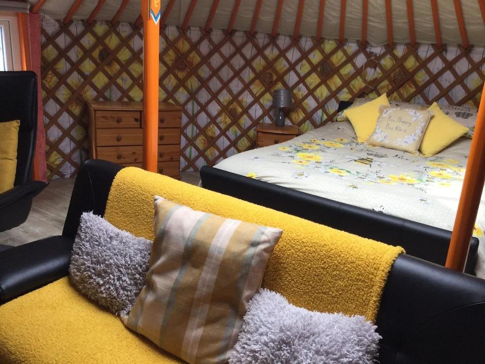 Orange Yurt With Hot Tub- Sleeps 3, Parking & Wifi