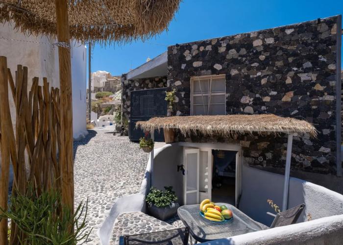Rock Villas - Emporio | Pool, Jacuzzi, Castle View