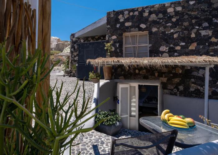 Rock Villas - Emporio | Pool, Jacuzzi, Castle View