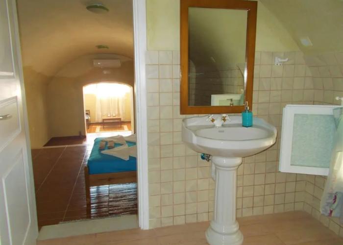 Loukas Kontos Traditional House