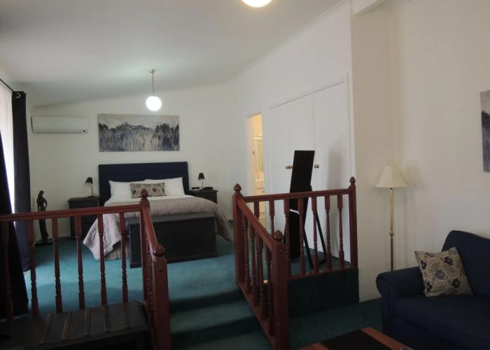 New England Motor Lodge