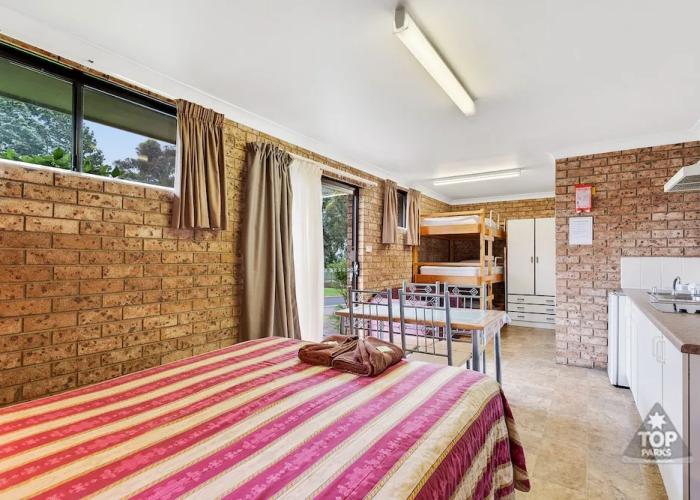 Fossicker Caravan Park