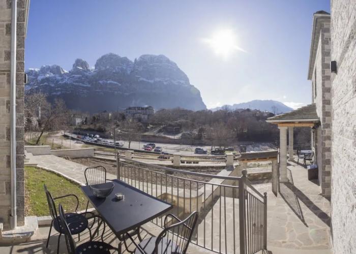 MAKRIS Papigo luxury suites