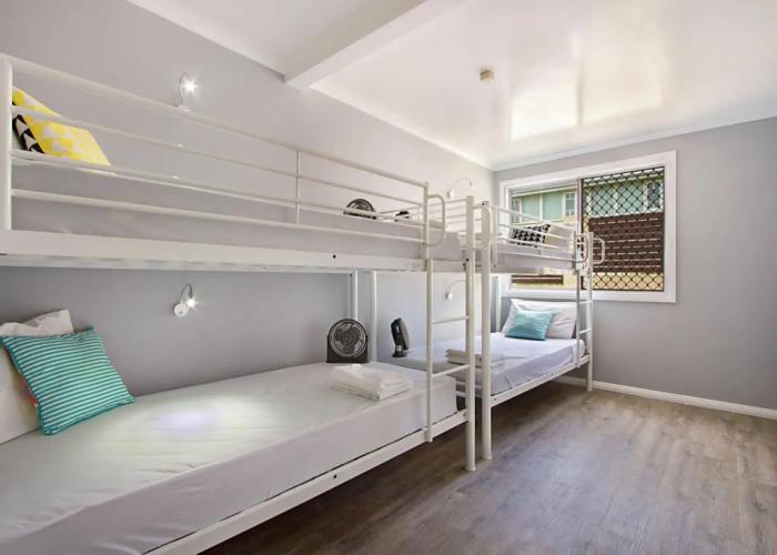 Gladstone Backpackers