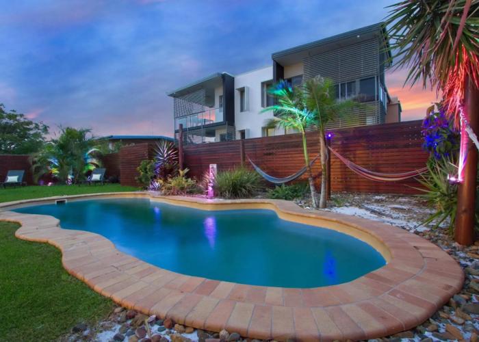 Gladstone Backpackers