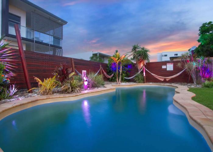 Gladstone Backpackers