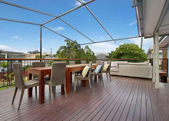 Gladstone Backpackers
