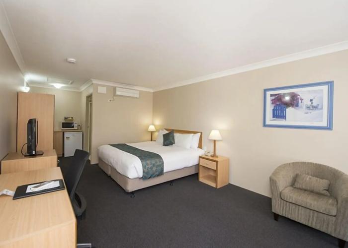 Harbour Sails Motor Inn