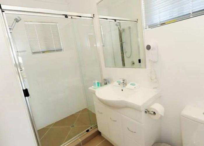 Gladstone Heights Executive Apartments