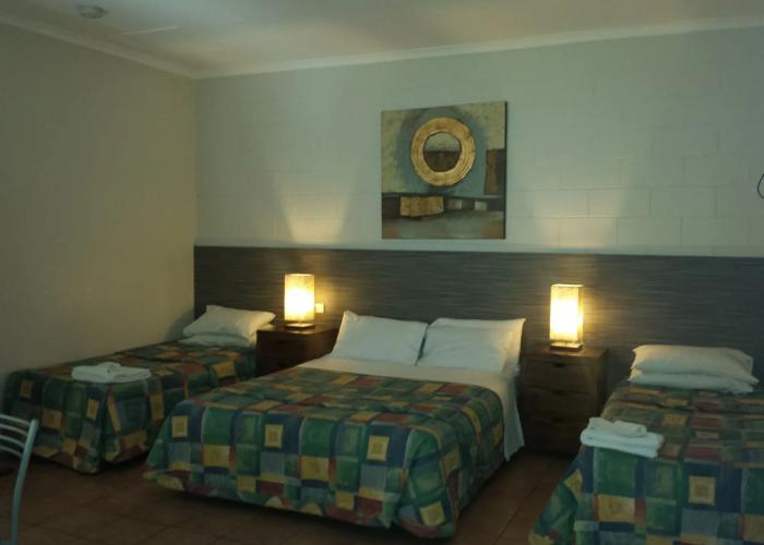 Mid City Motor Inn