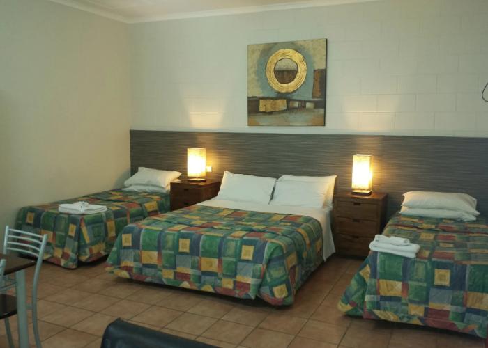 Mid City Motor Inn