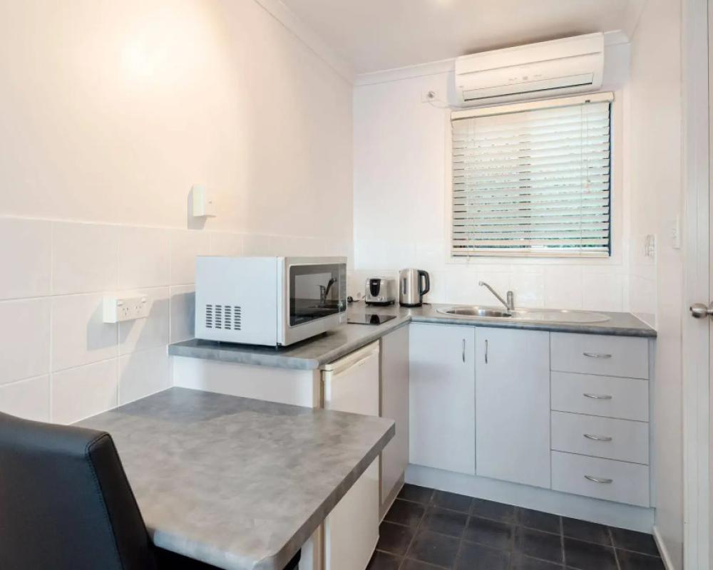 фото Central Studio Accommodation