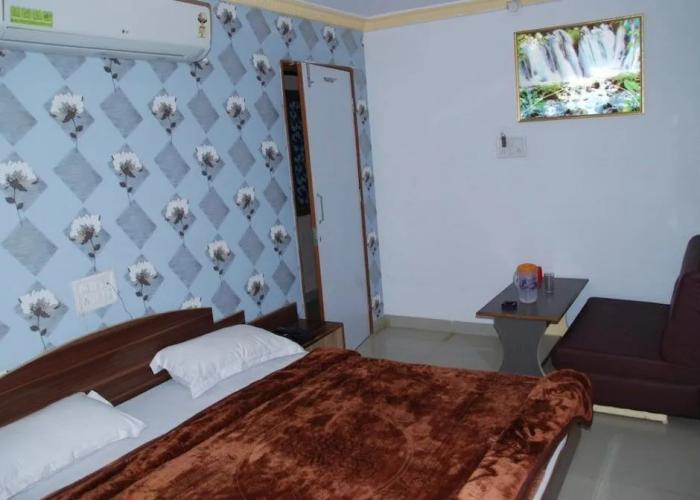 Hotel Aashiyana & Restaurant