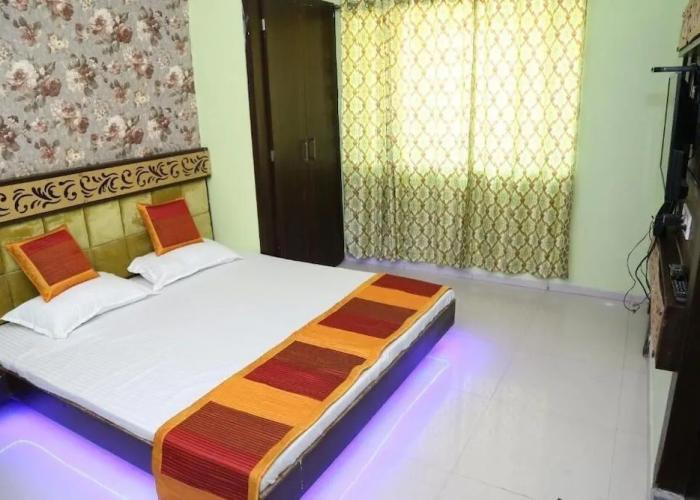 Hotel Shri Karani Vilas