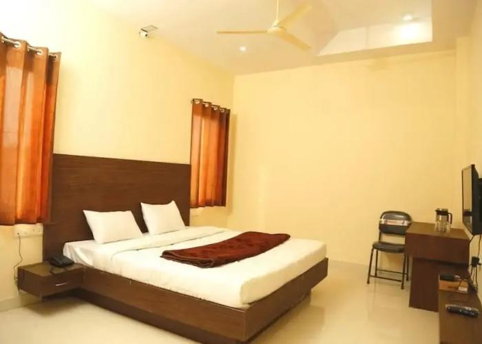 Kanha Hotel & Resort