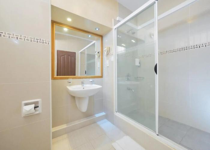 Gold Crest Hotel