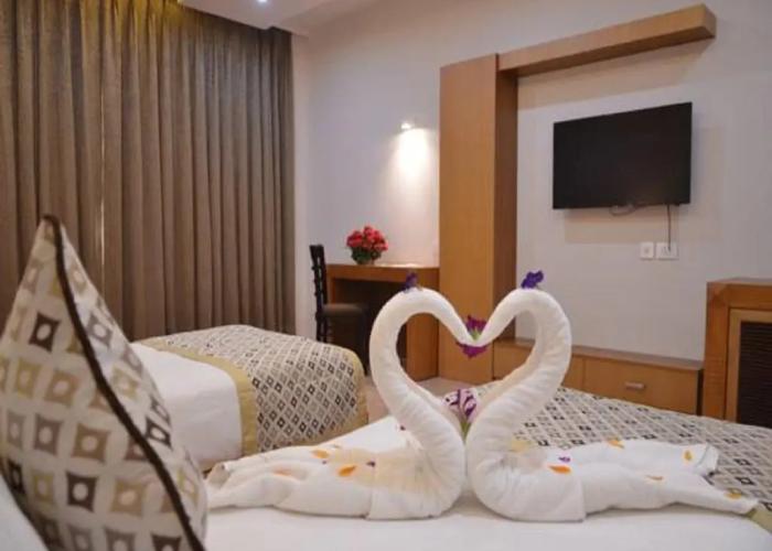 Ramada By Wyndham Varanasi Katesar