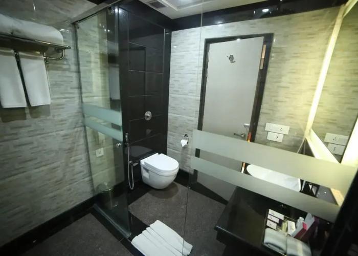 Ramada By Wyndham Varanasi Katesar