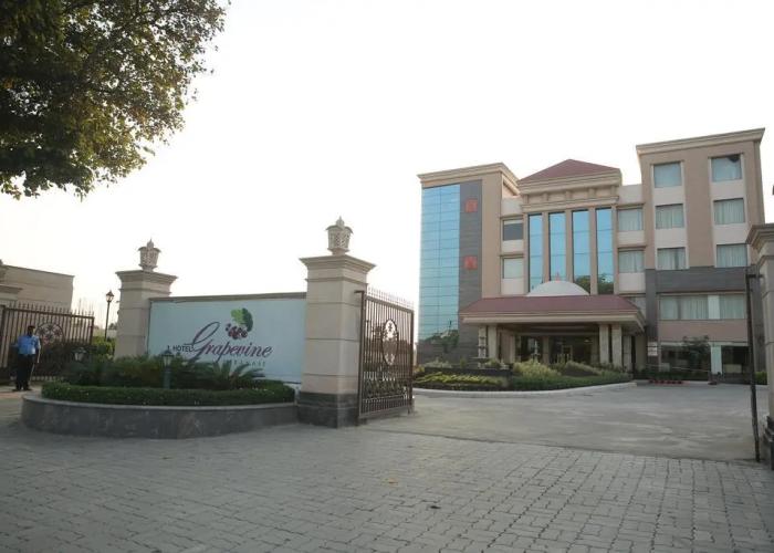 Ramada By Wyndham Varanasi Katesar