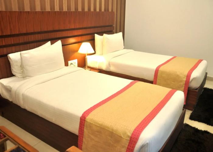 Hotel SGT Plaza