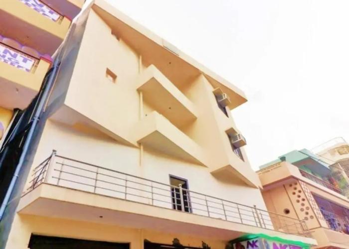 Hotel Station View Mughalsarai by ShriGo Hotels