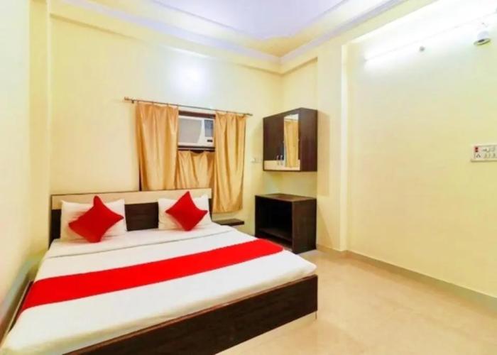 Hotel Station View Mughalsarai by ShriGo Hotels