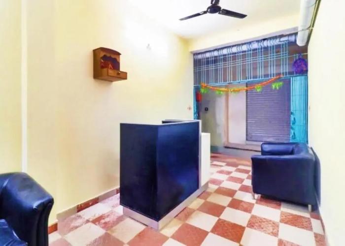 Hotel Station View Mughalsarai by ShriGo Hotels