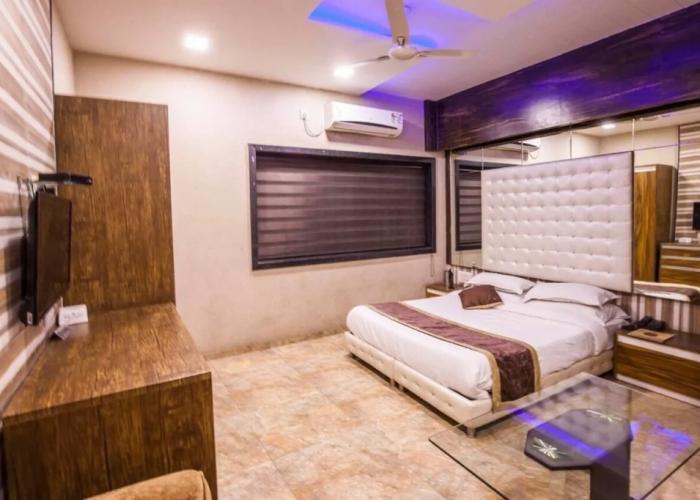 Spring Sky Mughalsarai by ShriGo Hotels