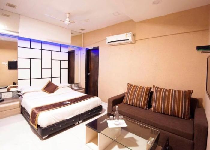 Spring Sky Mughalsarai by ShriGo Hotels