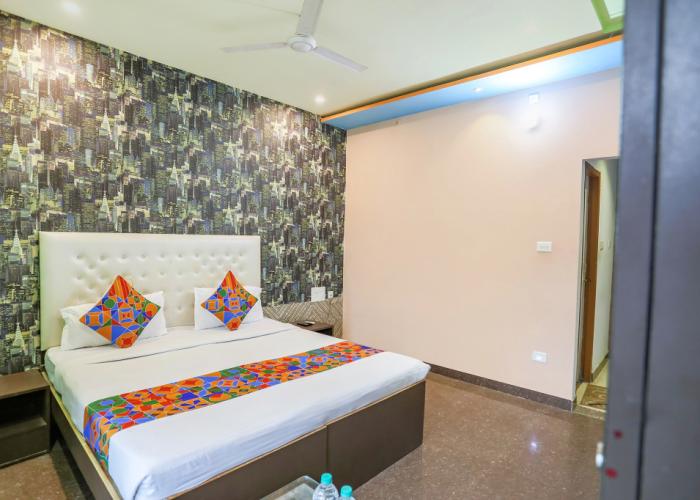 Fabhotel Kriti Green