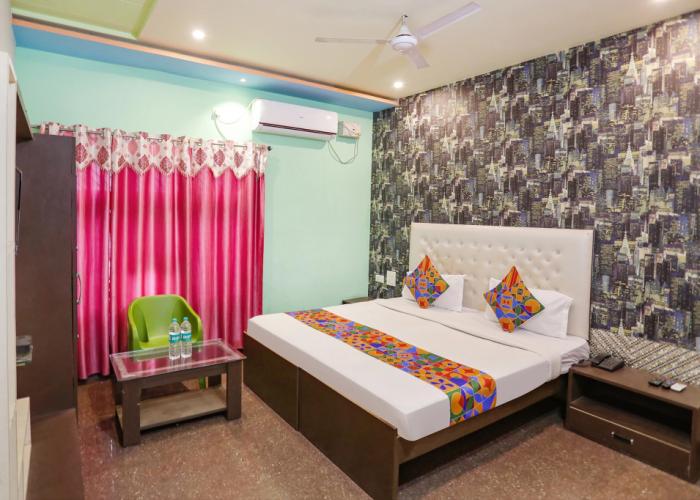 Fabhotel Kriti Green