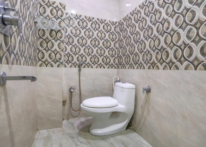Fabhotel Kriti Green