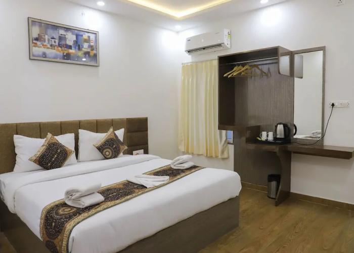 Hotel Gulmohar Plaza By Auroville Ent