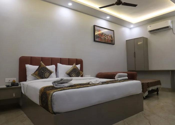 Hotel Gulmohar Plaza By Auroville Ent