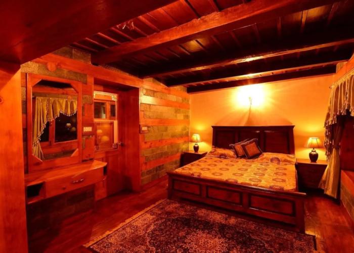 Himalayan Kothi Kais