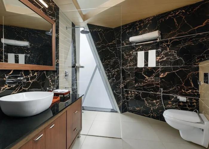 Tree of Life Eila Art Hotel; Naggar