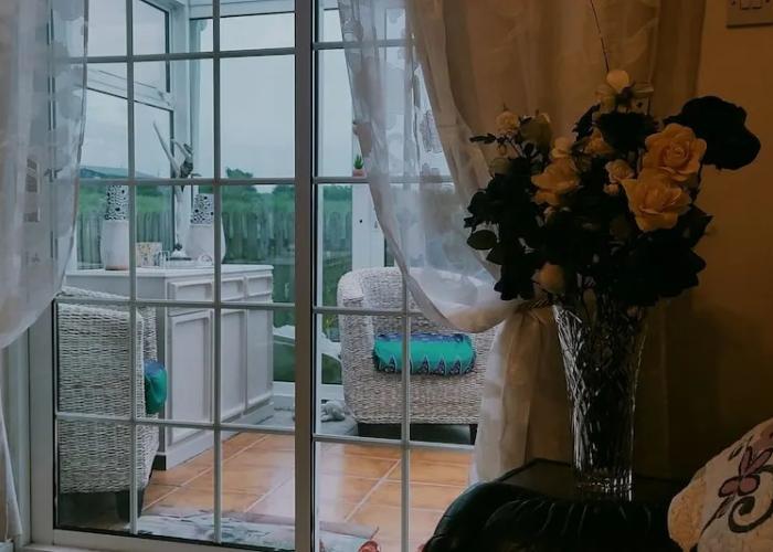 Cozy Cottage Retreat in Listowel pet Friend