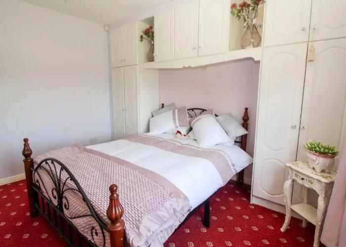Cozy Cottage Retreat in Listowel pet Friend