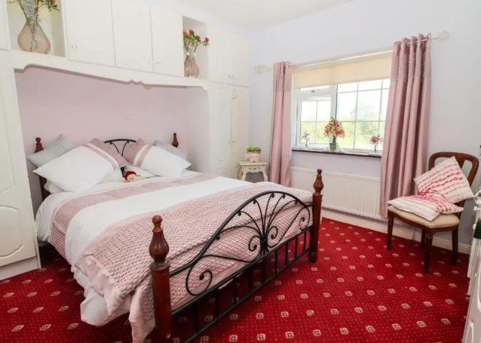 Cozy Cottage Retreat in Listowel pet Friend