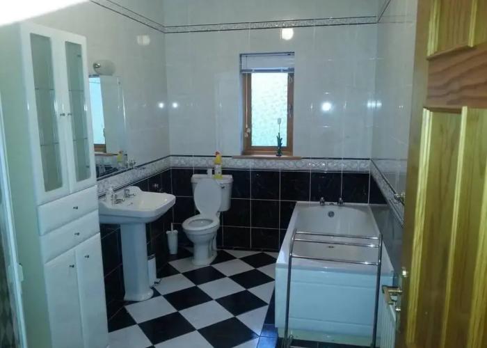 Large 5-bed Country House, Aughagower, Westport,