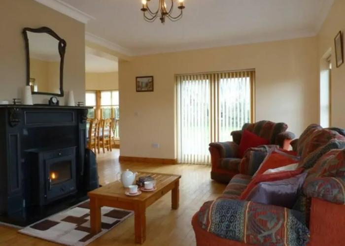 Large 5-bed Country House, Aughagower, Westport,