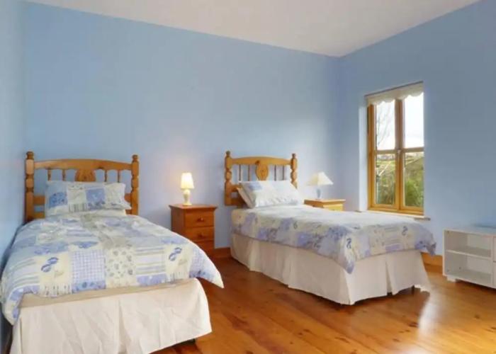 Large 5-bed Country House, Aughagower, Westport,