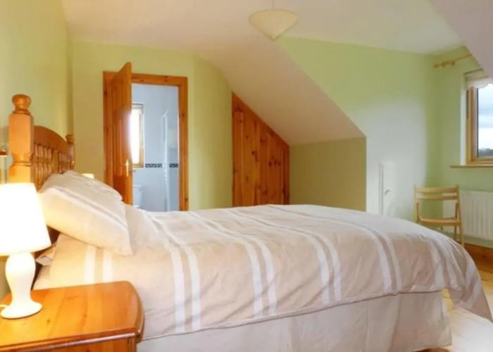 Large 5-bed Country House, Aughagower, Westport,